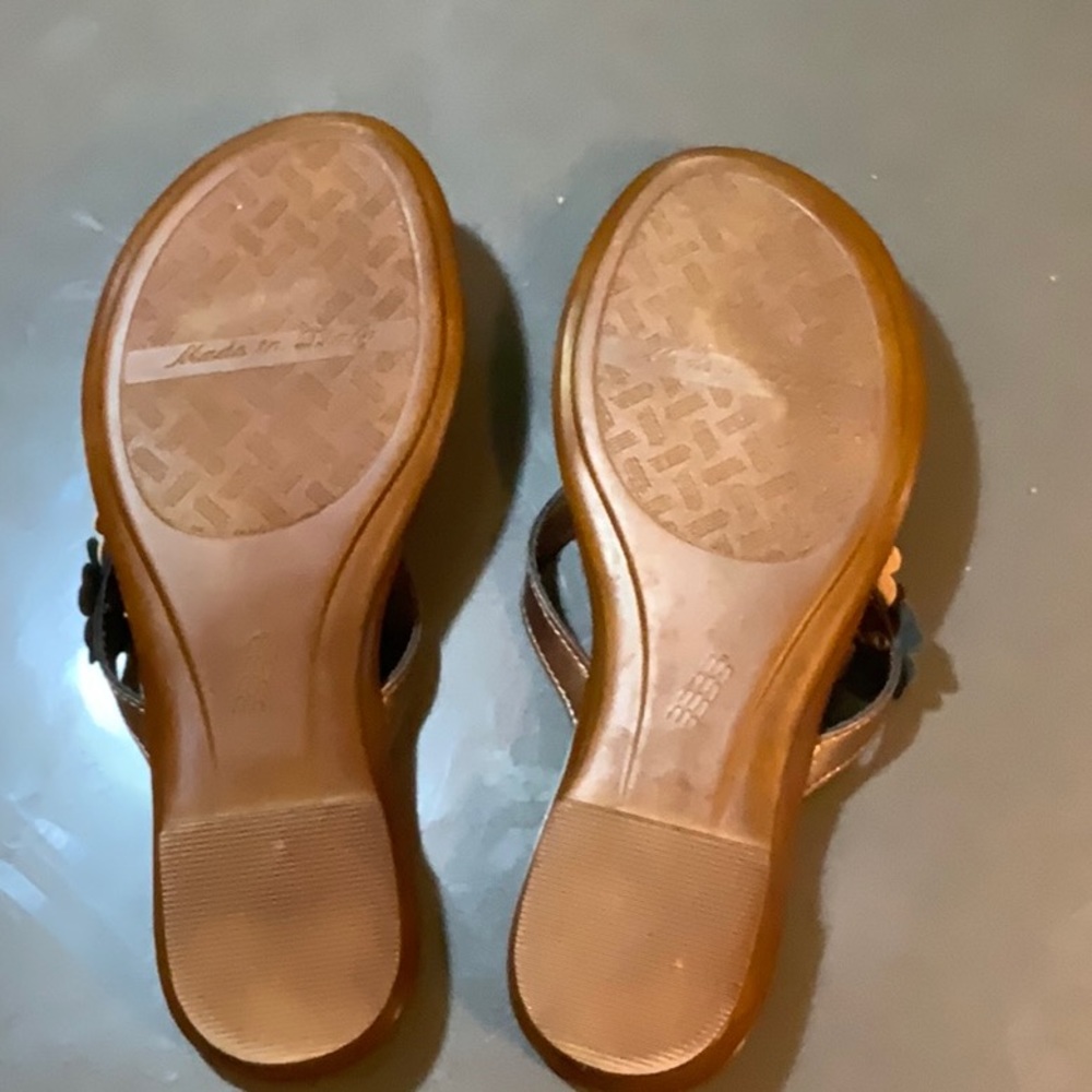 Sandals - Picture 2 of 3